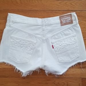 Levi's  offwhite button fly stud fray cutoff short